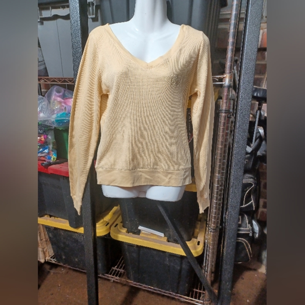 V-Neck Yellow Top Long Sleve Thermal Top